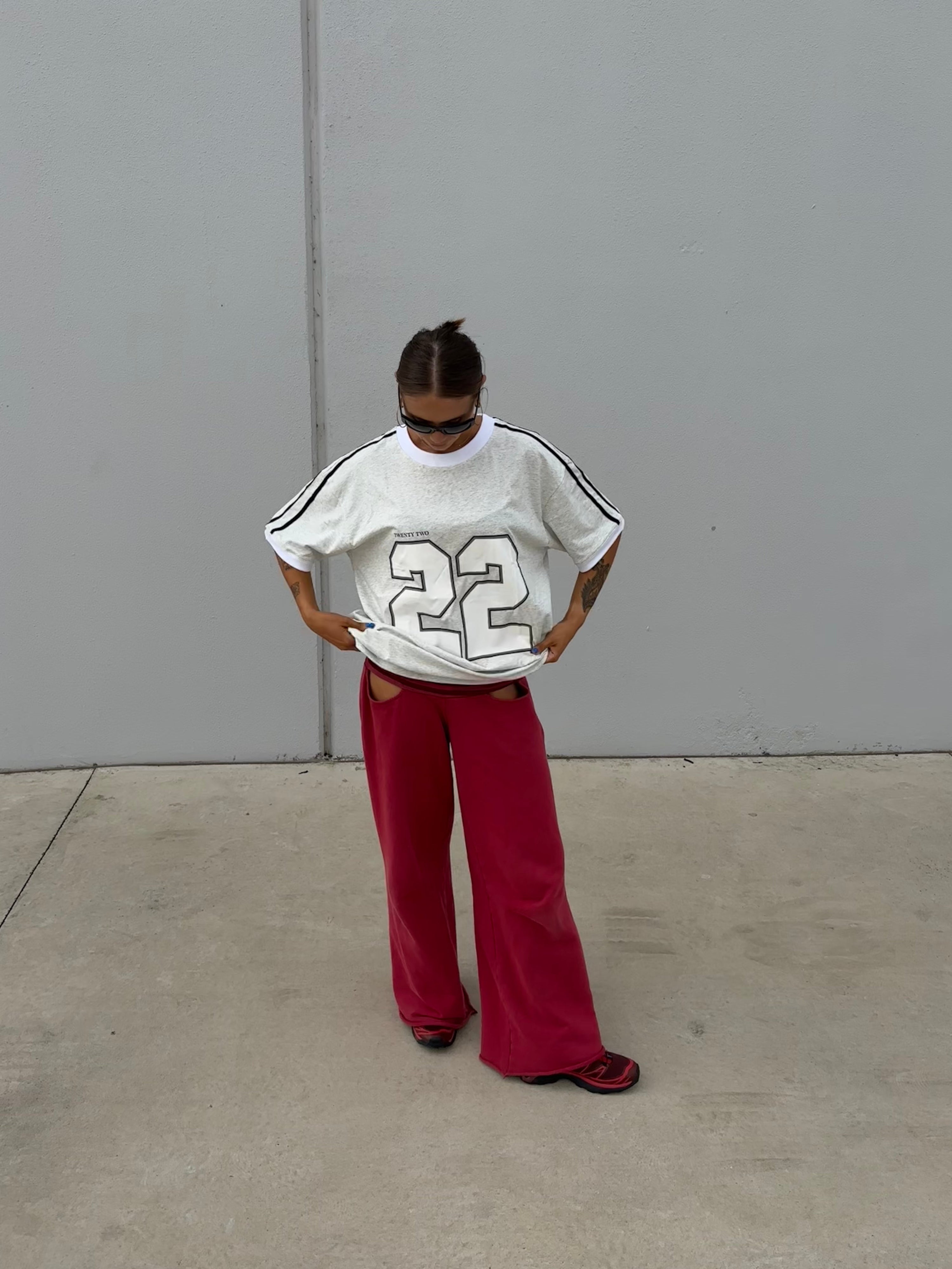 TWENTY TWO TEE - GREY